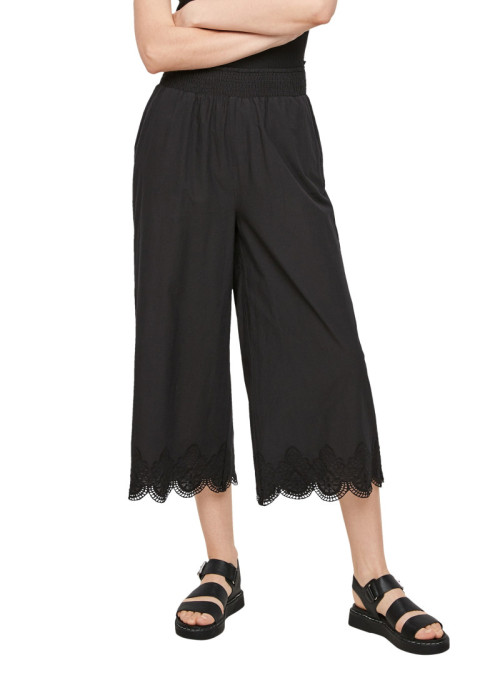 Culotte with lace hem