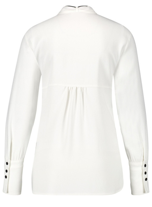 Blouse avec nœud au col