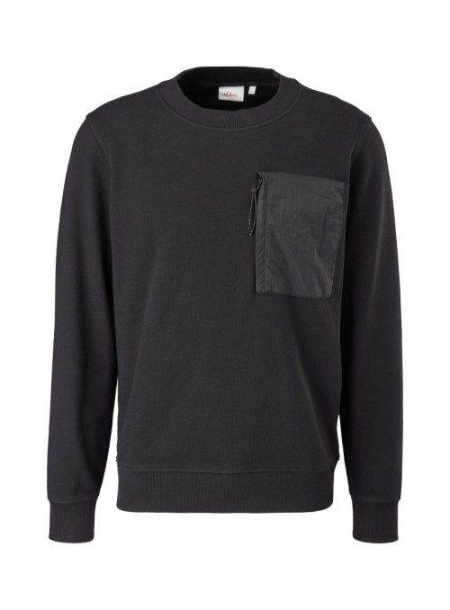 Sweatshirt with nylon pocket