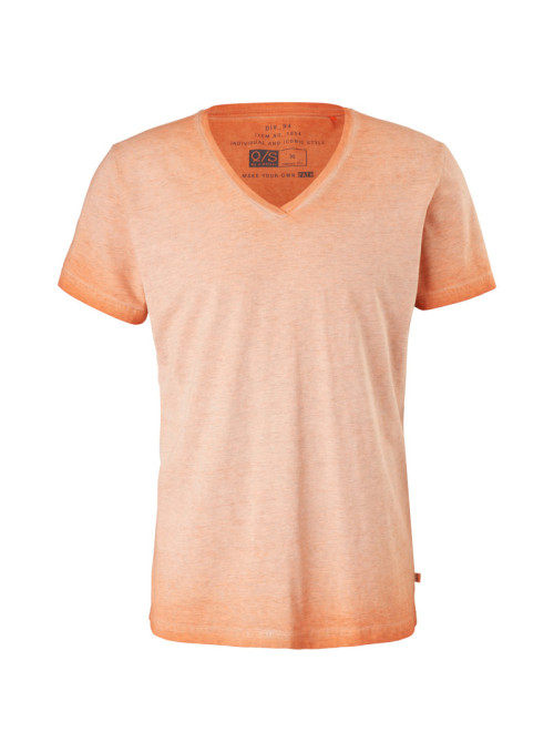 V-neck t-shirt