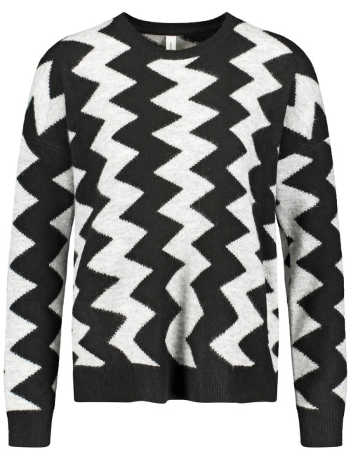 Sweater with zigzag pattern