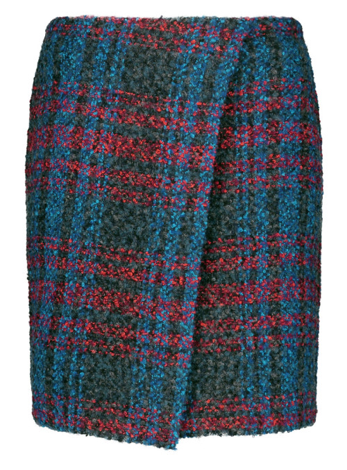 Short skirt with check pattern