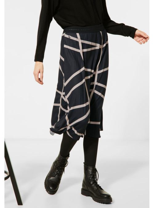 Pleated skirt with graphic...