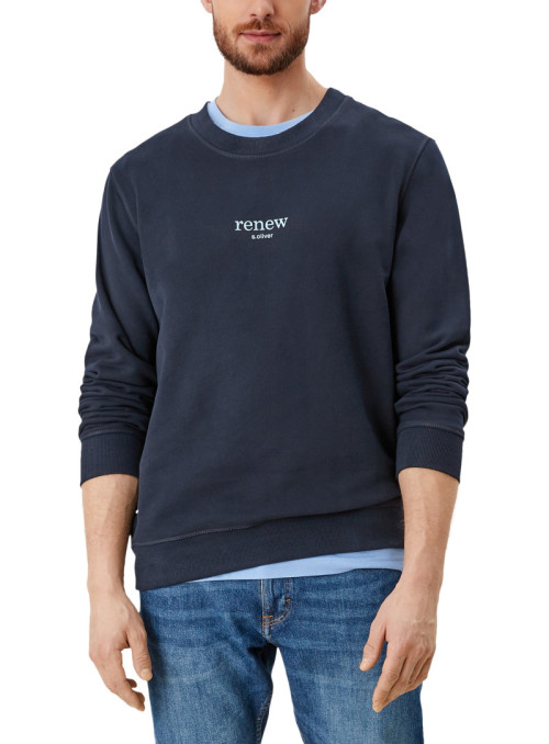 Sweatshirt with writing