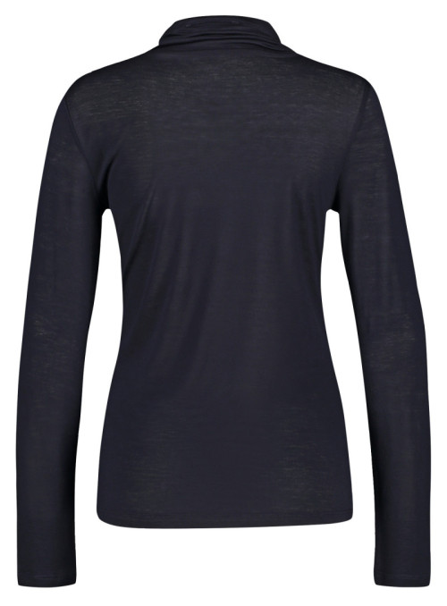 Long sleeve turtleneck T-shirt
