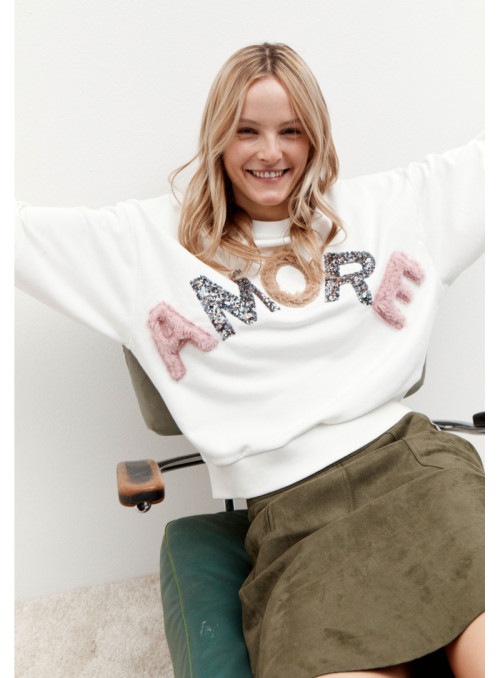 Sweatshirt with ""Amore